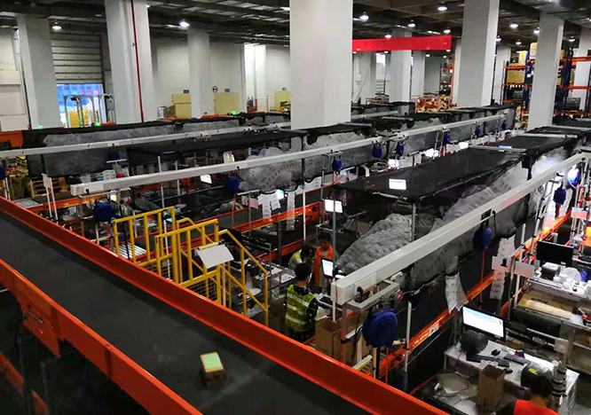 yh英皇×某物流联盟 | 保税港区自动输送分拣线